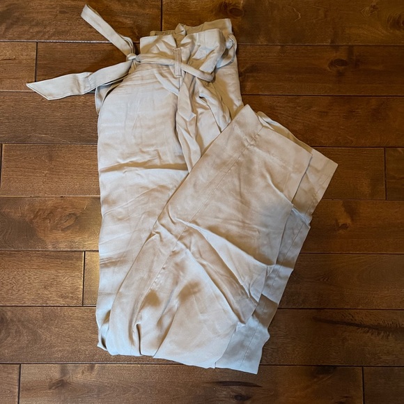 H&M Beige Paper Bag Trousers - Picture 3 of 6